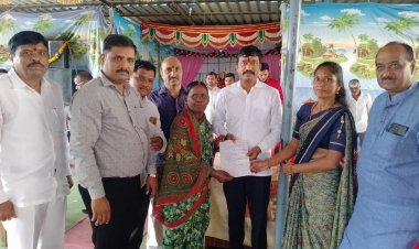 स्वर्गीय शंकर भानुदास राऊत यांच्या स्मरणार्थ मोहकल गावातील शाळेना विविध साहित्य वाटप कार्यक्रम संपन्न...!