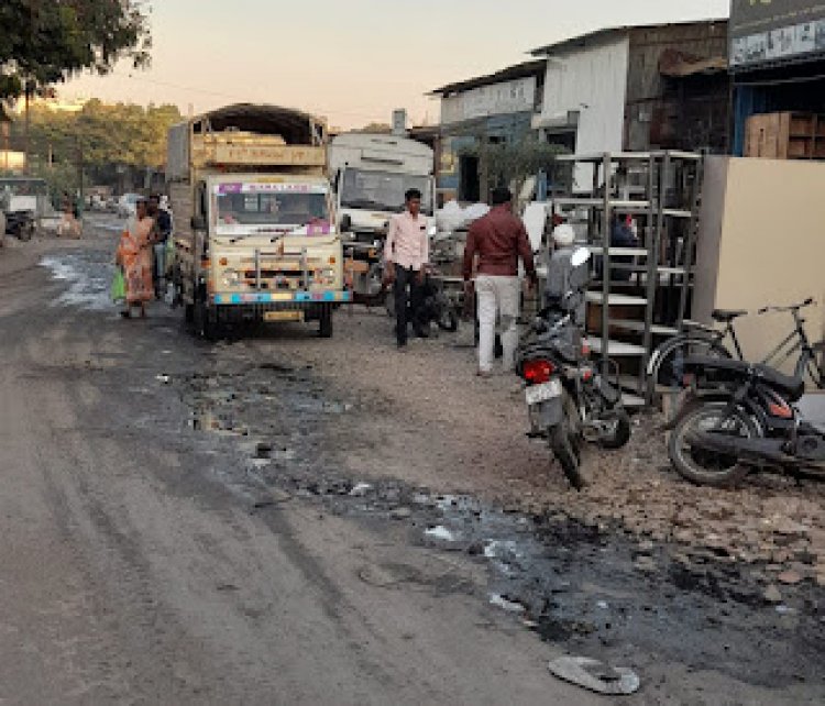 सिध्देश्वर मंदिरासमोरील अतिक्रमण 2 दिवसात न हटविल्यास बांगड्यांचा आहेर.! लिंगायत संघटनांचा महापालिकेला इशारा...