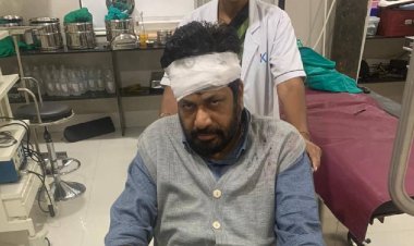 आमदार बच्चू कडू यांचा अपघात.! रस्ता ओलांडताना  दुचाकीने दिली धडक...