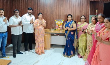 मराठा युथ असोसिएशन संघटनेकडून माँ जिजाऊ माता यांच्या प्रतिमेस विनम्र अभिवादन...!