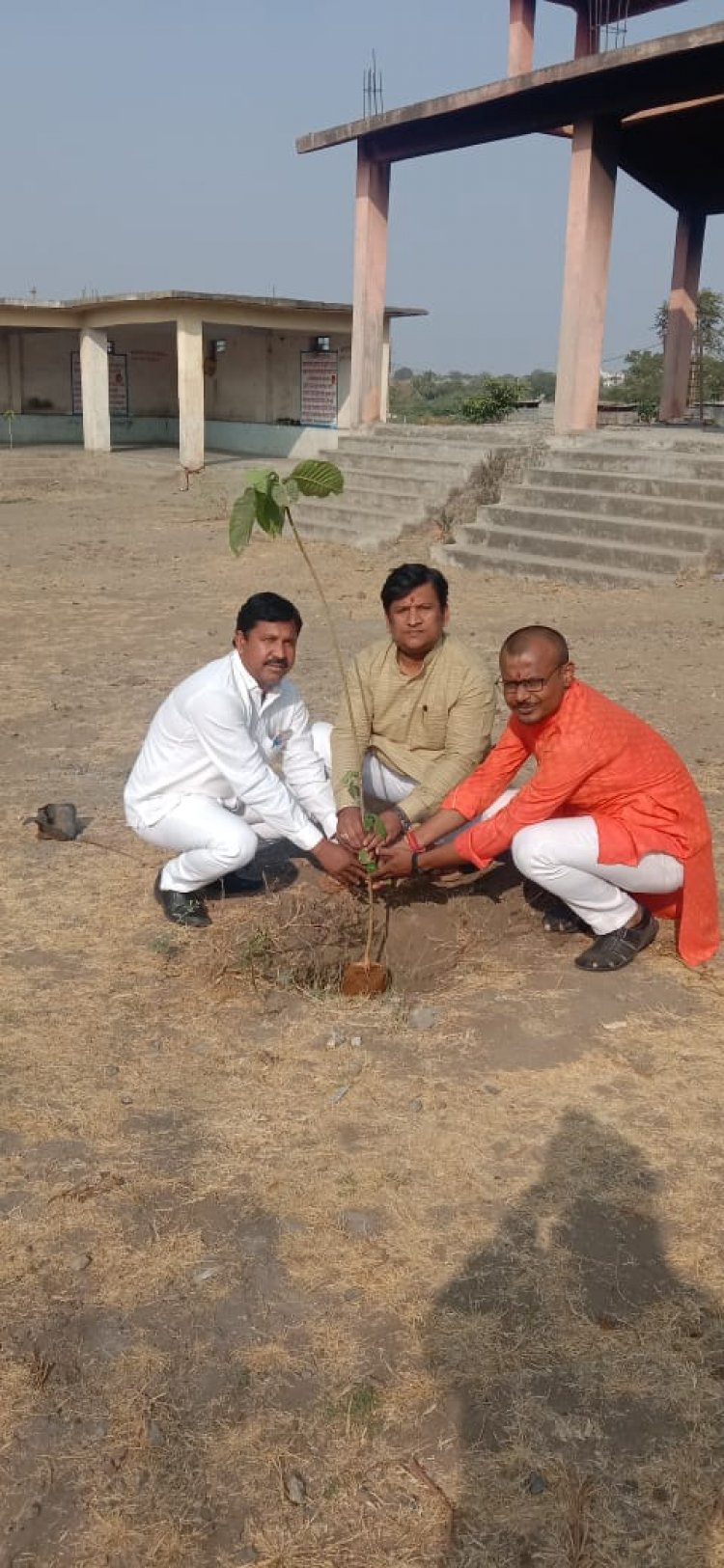 हिंदुहृदसम्राट शिवसेना पक्षप्रमुख बाळासाहेब ठाकरे यांची जयंती समाज उपयोगी कार्यक्रमांचे आयोजन करून साजरी...!