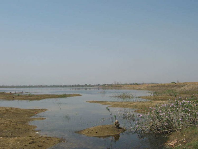 झाशीनगर उपसा सिंचन चे पितळ उघडे.! अधिकारांच्या संगनमताने कंत्राटदाराकडून निकृष्ट दर्जाचे काम...