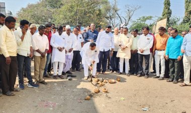 आमदार बाबासाहेब पाटील यांच्या हस्ते ५३ लक्ष रुपयांच्या विविध विकासकामांचा शुभारंभ...
