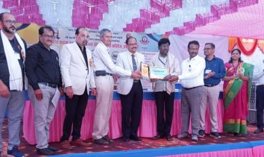 मराठी समाजशास्त्र परिषदेतर्फे ठेवण्यात आलेल्या डॉ. प्रदीप आगलावे उत्कृष्ट प्राध्यापक व संशोधक पुरस्काराने (2023) ने डॉ. नारायण कांबळे सन्मानित...!