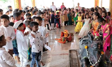आषाढी एकादशी निमित्त चिंबळी गावातील जिल्हा परिषद शाळेच्या विद्यार्थ्यांकडून दिंडीचे आयोजन..!