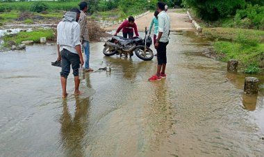 साकोळ, होनमाळ, शिरूर अनंतपाळ रस्ता बनला मृत्यूचा मार्ग...