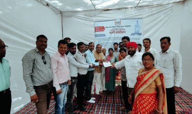 पत्रकारांच्या विविध मागण्यांसंदर्भात "व्हॉइस ऑफ मीडिया" गडचिरोलीच्यावतीने, जिल्हाधिकारी कार्यालयासमोर धरणे आंदोलन...