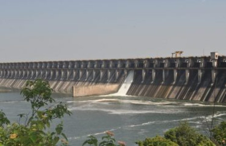 उजनी धरणातून, पंढरपूर आणि  सोलापूरसाठी सप्टेंबर'ला पाणी सोडणार... मात्र पिकांना पाणी नाही...