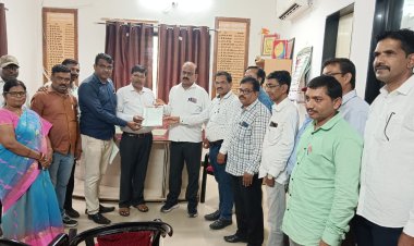 नियमबाह्य प्रभारी केंद्रप्रमुखांच्या नियुक्त्यांविरोधात शिक्षक परिषद आक्रमक.!  नियुक्तींच्या विरोधात दिलं निवेदन...