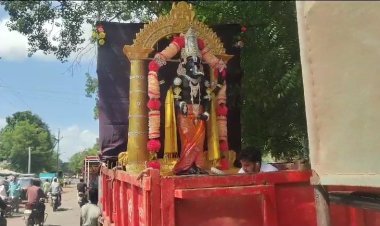 ढोल ताशाच्या गजरात उमरखेड मध्ये लाडक्या बाप्पाचे आगमन...