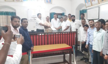 दिंडोरी तालुक्यातील समस्यांबाबत मा. आमदार धनराज महाले यांचे तहसीलदारांना निवेदन...