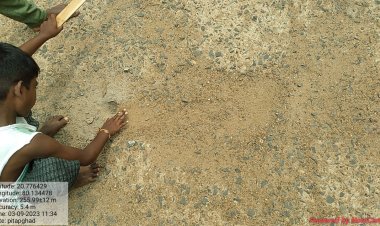 जरुघाटा येथे रोडचे काम निकृष्ठ दर्जाचे? पावसाळ्यात सिमेंट वाहून गेले...