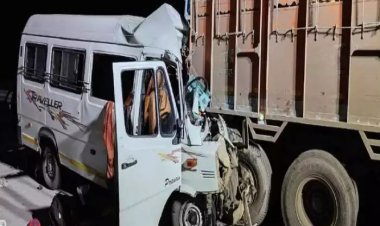 समृद्धी महामार्गावर पुन्हा मृत्यू तांडव.! बसचा भीषण  अपघातात १२ ठार तर 15 पेक्षा अधिक जखमी...