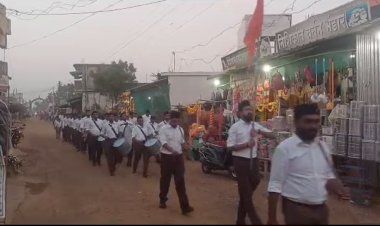 विजयादशमीच्या पार्श्वभूमीवर राष्ट्रीय स्वयंसेवक संघाच्यावतीने पथसंचलन...