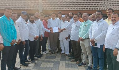 आरक्षणाचा तिढा; गाव करील ते राव काय करील, मराठा आंदोलक आक्रमक...!