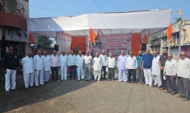 मोहाडीत 101 मुंडण करुन सरकारचा निषेध...