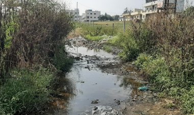 महाराष्ट्र जीवन प्राधिकरणाची पाणी पुरवठा पाइपलाइनला गळती लागल्याने लाखो लिटर पाणी जातेय वाया; प्रशासनाचे मात्र दुर्लक्ष..!