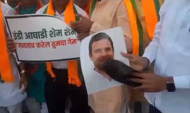राहुल गांधी यांच्या फोटोला "जोडेमारो" व "पुतळा_दहन" आंदोलन...