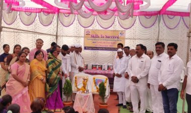 प्रशिक्षण घेतलेल्या महिलांना प्रमाणपत्र वाटप...