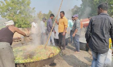 सारंग स्वामी महाराजांच्या यात्रेस तब्बल १५०क्विंटल भाजीचा महाप्रसाद, महाराष्ट्रासह परराज्यातुन हजारो भाविकांनी घेतला लाभ...