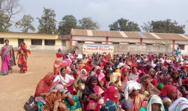 विविध मागण्यांसाठी आंगणवाडी सेविकेंचे तहसीलदारांमार्फत मुख्यमंत्र्यांना निवेदन...