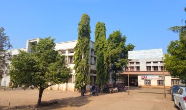 बी. के. कावळे विद्यालयात विद्यार्थी व पालकांकडून कोयते, काठ्या, लाठ्या घेऊन दहशत?