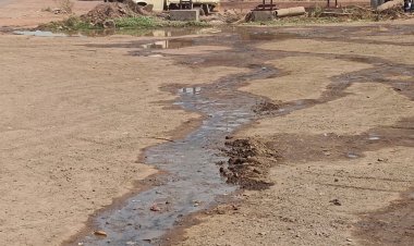 महाराष्ट्र जलजीवन प्राधिकरनाच्या पाईपलाईचे ठेकेदाराकडून अर्धवट काम, खराबवाडीतील अथर्व हॉटेलच्या समोर गटार गंगा...!