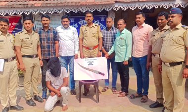 धारदार तलवार बाळगून एकाची दौंड परिसरात दहशत, आरोपीला तलवारीसह अटक...