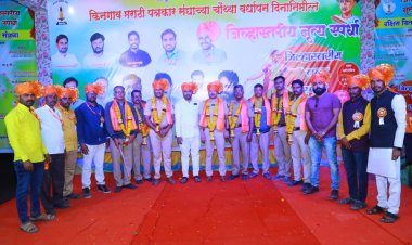 शासकिय सेवेतकार्यरत असलेल्या कर्मचाऱ्यांचा सत्कार.! "पत्रकारांनी घेतली त्यांच्या कार्याची दखल"