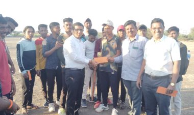 आय.टी.आय जुनियर संघाने पटकवला चषक