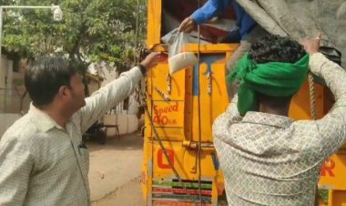 उमरखेड येथे संशयास्पद राशन तांदुळाचे 2 ट्रक गोंदिया कडे जाताना पकडले पुसद गुन्हे अन्वेषण विभागाची कारवाई