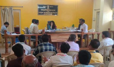 जिल्हाधिकाऱ्यांनी घेतला, अहमदपूर उपविभागातील निवडणुकीच्या तयारीचा आढावा...