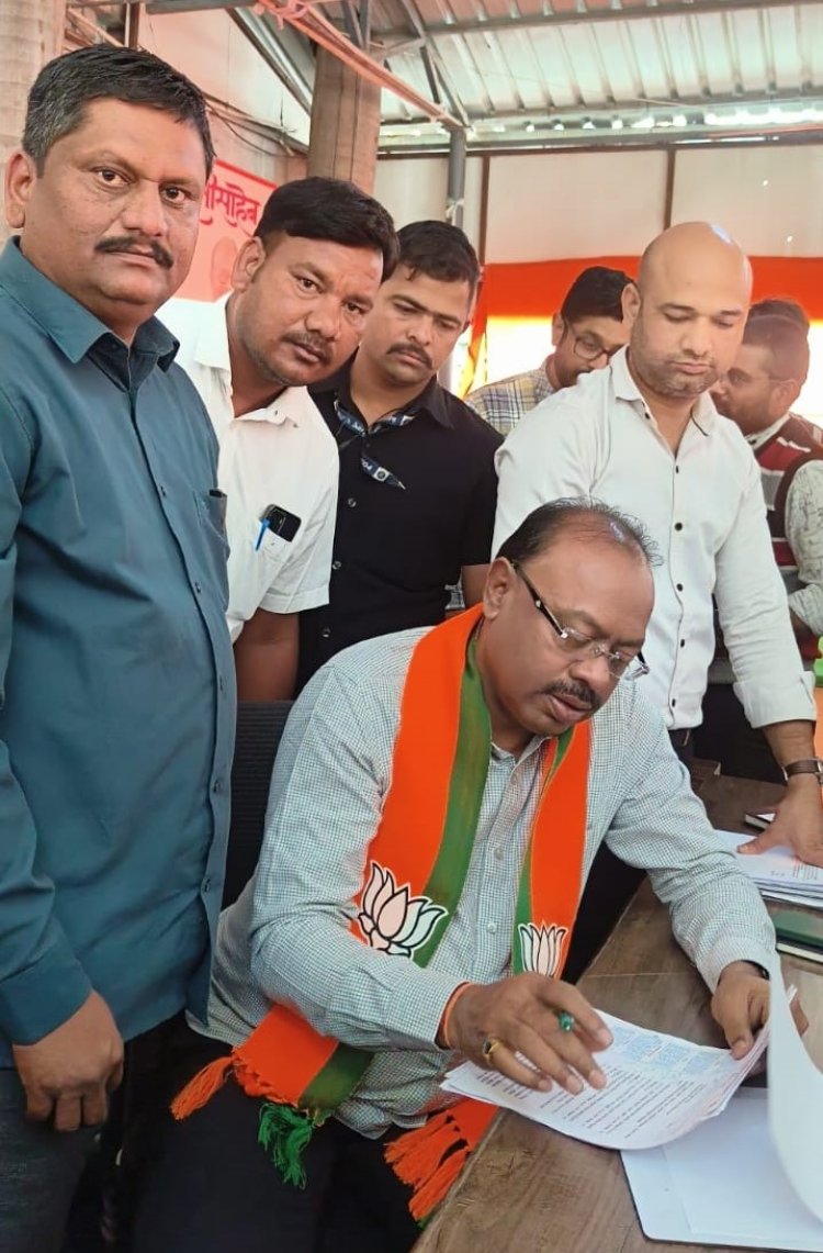 शिक्षण सेवक पदावर कार्य केलेल्या शिक्षकांना शिक्षण सेवक काळातील तीन काल्पनिक वेतन वाढी द्या - प्रदेशाध्यक्ष बावनकुळे यांना निवेदन