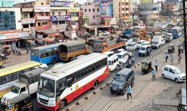 चाकण-तळेगाव चौकात अवैध वाहतुकीचा उच्छाद, वाहतूक विभागाची बघ्याची भूमिका...!