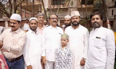 ईद निमित्त खासदार सुधाकर शृंगारे यांनी दिल्या मुस्लिम बांधवांना शुभेच्छा.! तर जिल्ह्यातील सर्व धर्मियांनी एकोप्यानी राहूअशी मनोकामना...