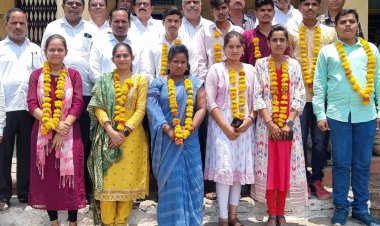 किनगाव येथील नेताजी सुभाषचंद्र बोस माध्यमिक व उच्च माध्यमिक विद्यालयातील गुणवंत विद्यार्थ्यांचा सत्कार...