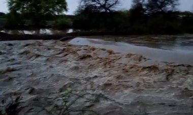 निलंगा भागात प्रचंड पाऊस झाल्याने शिवणी कोतल ते आनंदवाडी रस्ता बंद...