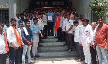 नांदेड मध्ये मराठा समाज एकवठला.! मराठा आरक्षणासाठी अर्धापूर तहसील कार्यालयासमोर घोषणाबाजी...