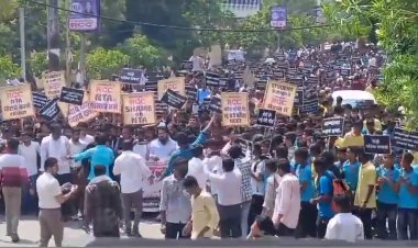 नीटची परीक्षा पुन्हा घ्या.! नांदेडमध्ये हजारो विद्यार्थी रस्त्यावर...