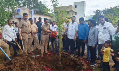 वृक्षां संगोपन ही काळाची गरज - श्री. सुर्यवंशी