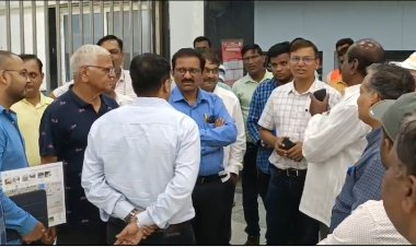 लातूर रेल्वेस्थानकावरील कामाची खा. डॉ. शिवाजी काळगे यांच्याकडून पाहणी