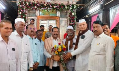 खासदार भगरे यांची मोहाडी श्रीकृष्ण मंदिराला भेट...