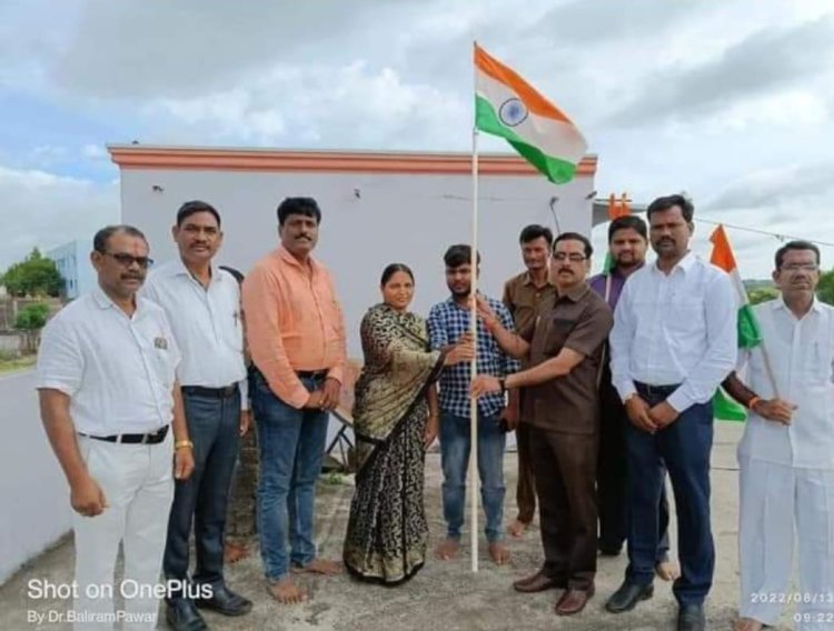 फुले महाविद्यालयाच्यावतीने.! हर घर तिरंगा_घर घर तिरंगा मोहिमे अंतर्गत विविध उपक्रम