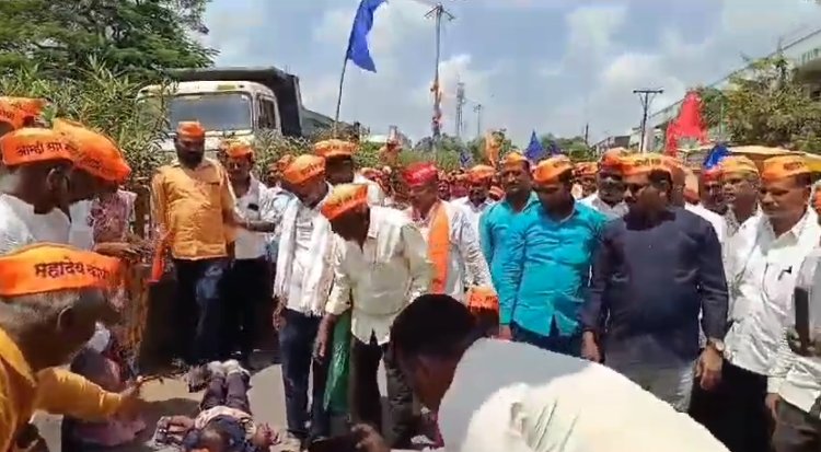 विविध मागण्यांसाठी मराठवाडा सकल आदिवासी कोळी महादेव जमातीच्या वतीने निलंगा येथे मोर्चा