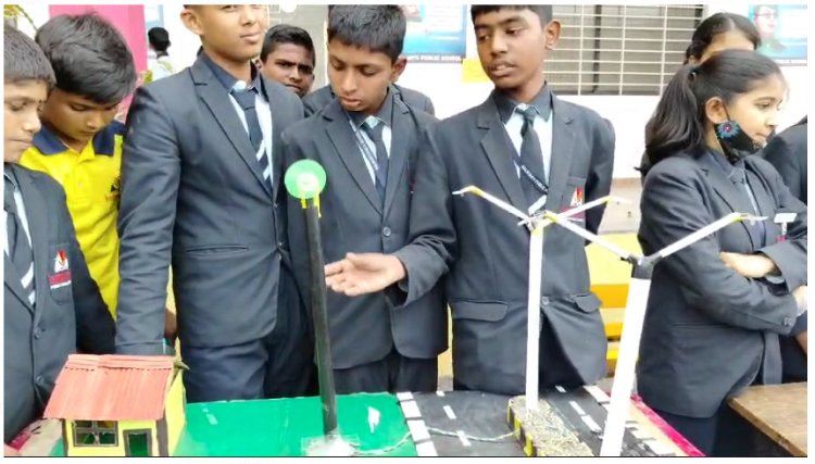 दिंडोरीच्या बालभारती पब्लिक स्कूलमध्ये विज्ञान दिन.! विज्ञान प्रदर्शनात विद्यार्थ्यांचा उत्स्फूर्त सहभाग...