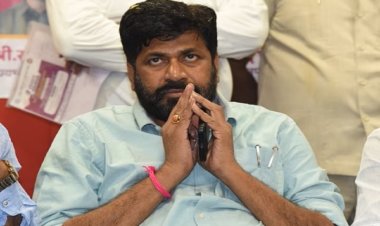 माजी आमदार बच्चू कडूंना हायकोर्टाकडून मोठा दिलासा.! अध्यक्षपद कायम राहणार...