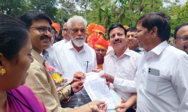 कोचिंग क्लासेस नियंत्रण कायद्यावर संघटनेचे शिक्षणमंत्र्यांना निवेदन...