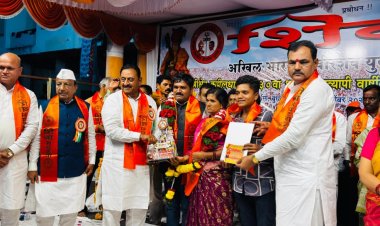 शिवाजीराव गायकवाड यांना राज्यस्तरीय “शिवा राष्ट्रीय भूषण उत्कृष्ट पत्रकारिता पुरस्कार” प्रदान.! सहकारमंत्री बाबासाहेब पाटील यांच्या हस्ते सन्मान...