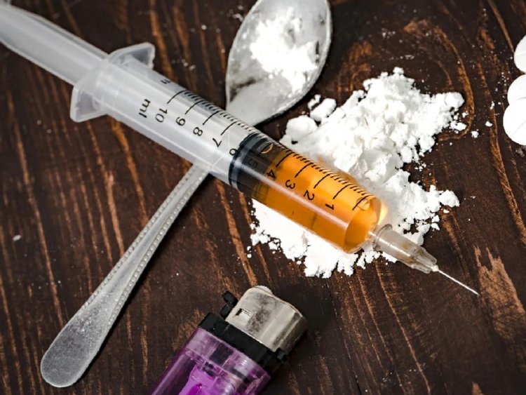 वारद मेडिकलवर प्रिस्क्रीप्शन शिवाय गुंगीचे औषध विक्री.! पोलिसांच्या कारवाईने जिल्ह्यात खळबळ...