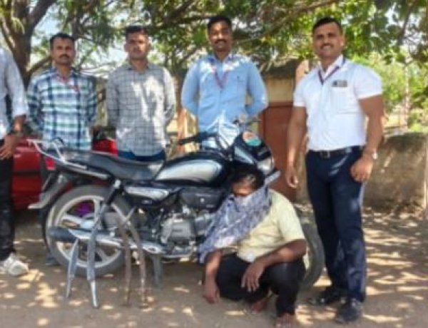 शाळेसमोर तलवारींसह संशयित फिरत होता; चाकण पोलिसांची धडाकेबाज कारवाई...